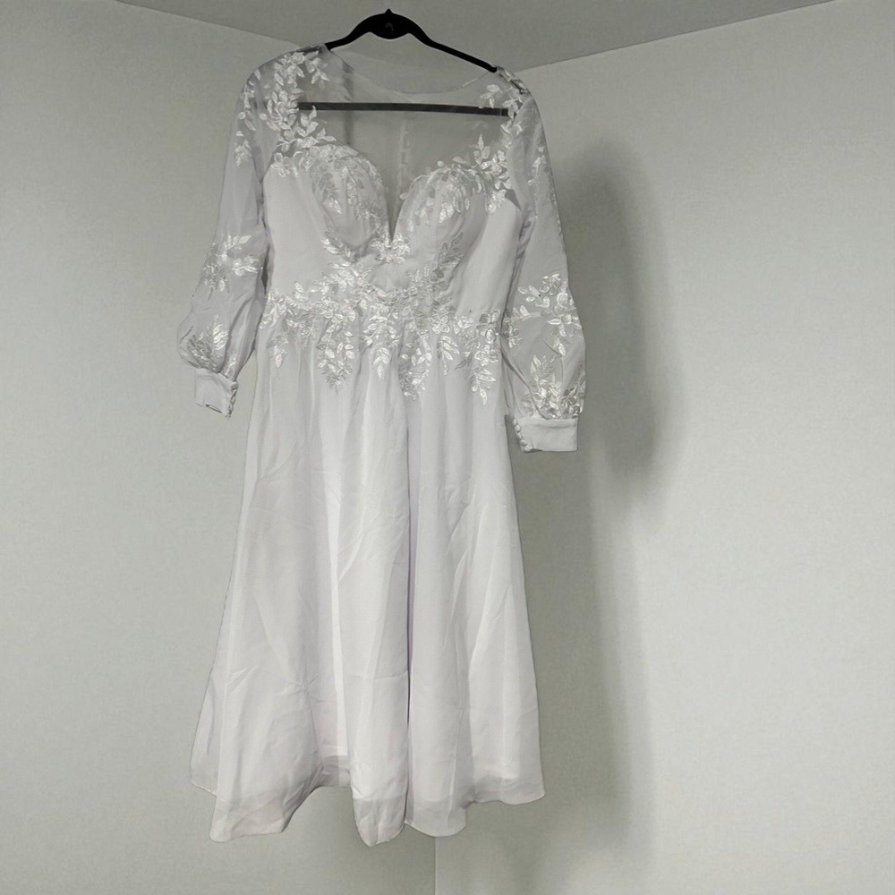 Elegant White Lace Dress